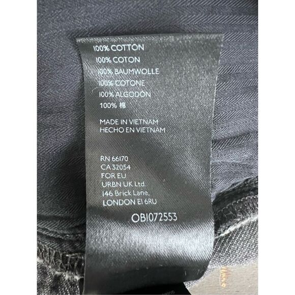 Free People We The Free Romeo Rolled Cut Off Short in Black Mambo Size 25 - Picture 13 of 13